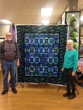 earl-and-marcia-skaarup-with-ocean-quilt