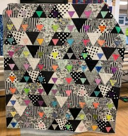 donna-fluery-equilateral-quilt