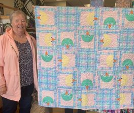 gloria-barlow-peek-a-boo-quilt