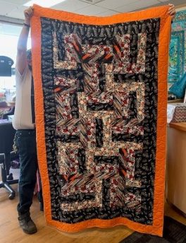 laurie-fowlie-motorcycle-quilt