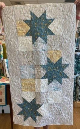 linda-anderson-tablerunner-with-stars-in-blue